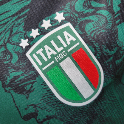 Maillot Italie concept graphique – détail de l’écusson tricolore et des quatre étoiles