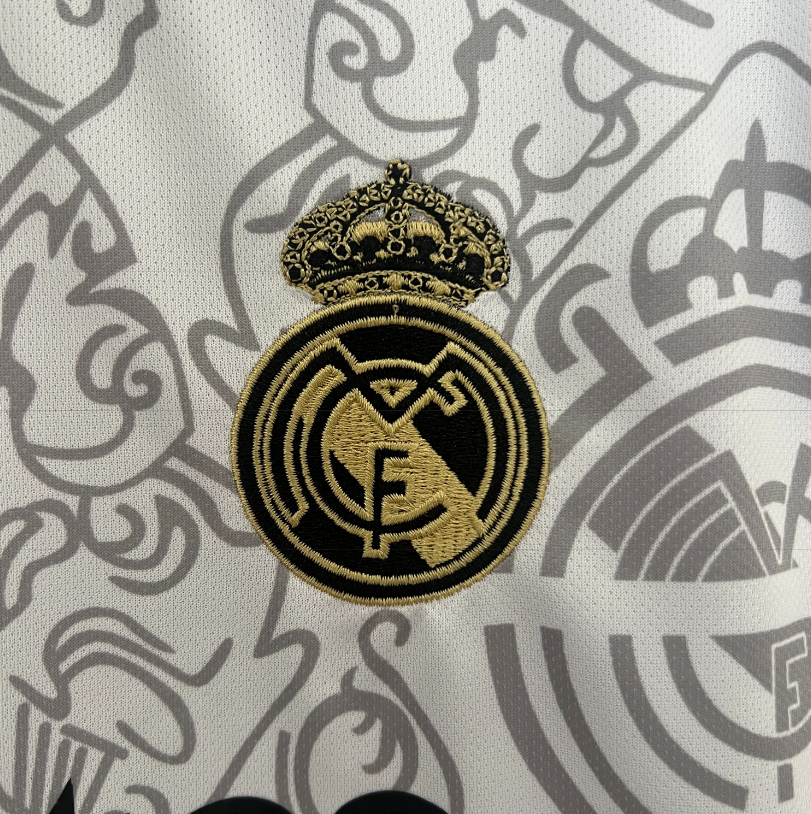 Real Madrid – Maillot Concept Blanc – 2024/2025 – Version Fan