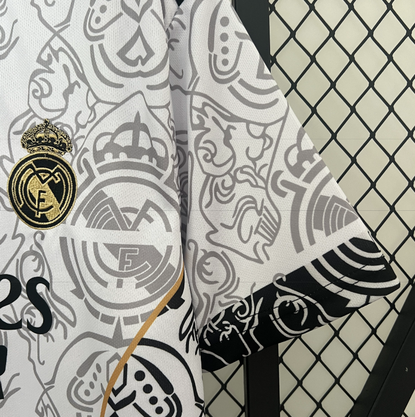 Real Madrid – Maillot Concept Blanc – 2024/2025 – Version Fan