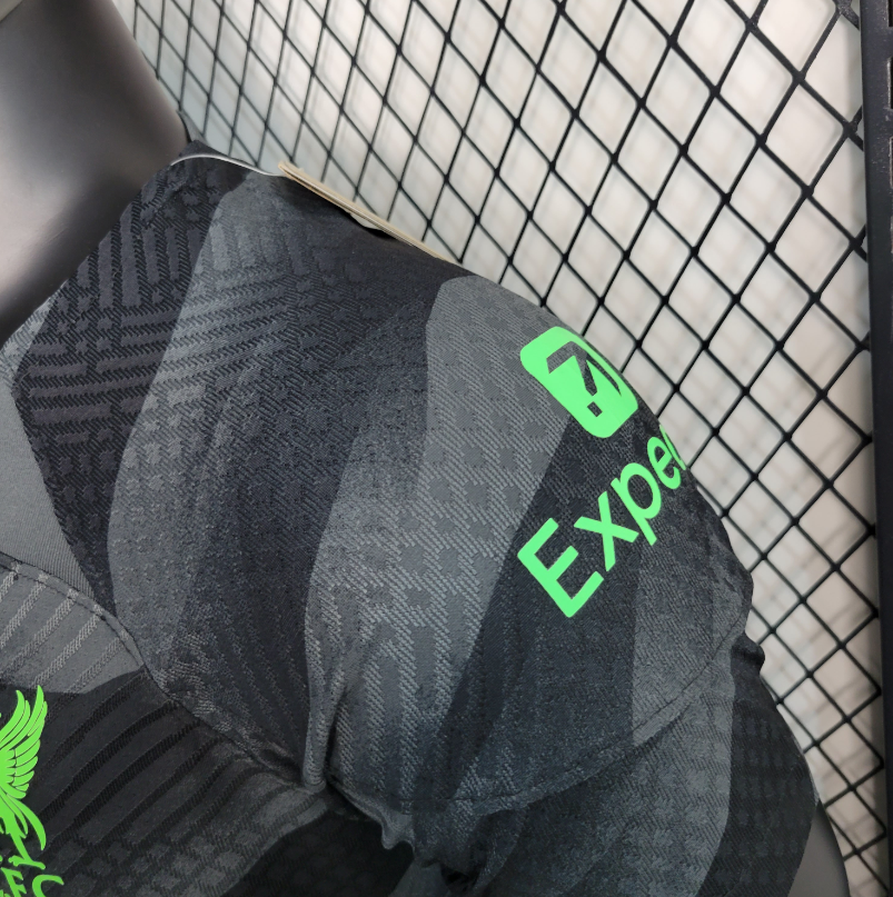 Liverpool – Maillot Extérieur – 2023/2024 – Version Fan