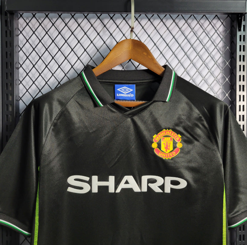 Manchester United – Maillot Extérieur Rétro Noir – 1998/1999 – Version Fan
