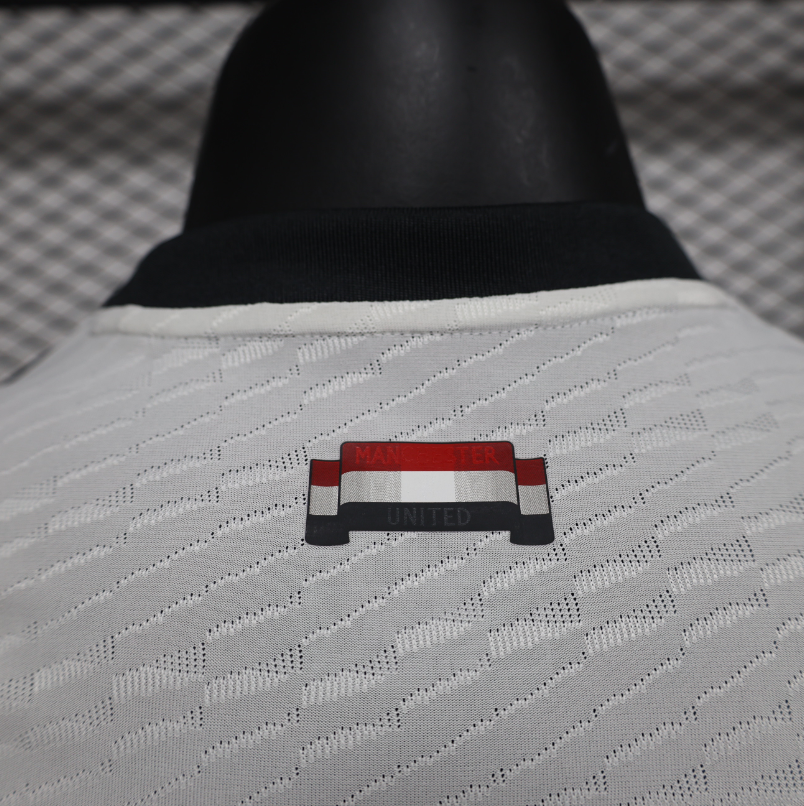 Manchester United – Maillot Extérieur Blanc – 2024/2025 – Version Player