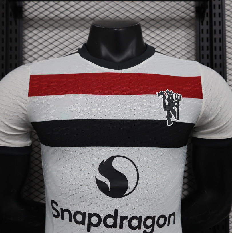 Manchester United – Maillot Extérieur Blanc – 2024/2025 – Version Player
