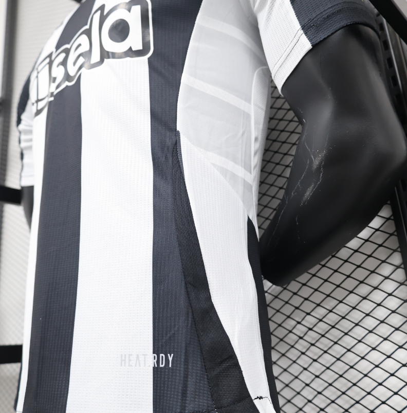 Newcastle United – Maillot Domicile – 2024/2025 – Version Player