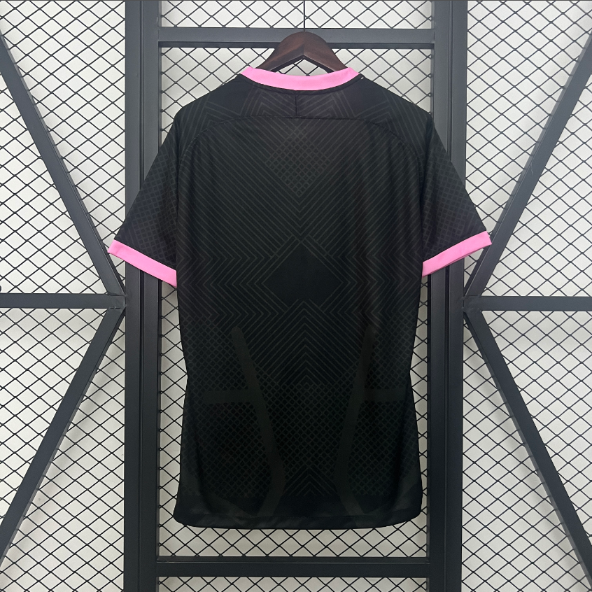 Inter Milan – Maillot Concept Noir et Rose – 2024/2025 – Version Fan