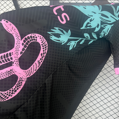 Inter Milan – Maillot Concept Noir et Rose – 2024/2025 – Version Fan