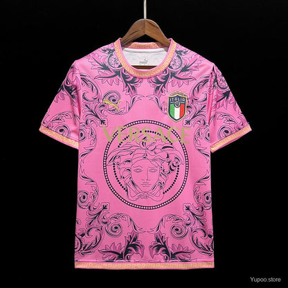 Maillot Italie X Versace édition pink / 2023-2024 / Concept