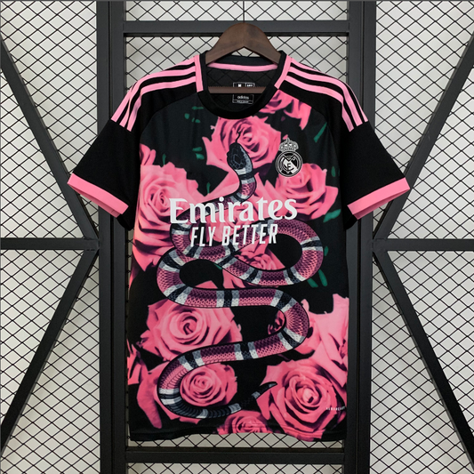 Maillot Real Madrid concept noir et rose 2024/2025 Fan – vue de face sur cintre